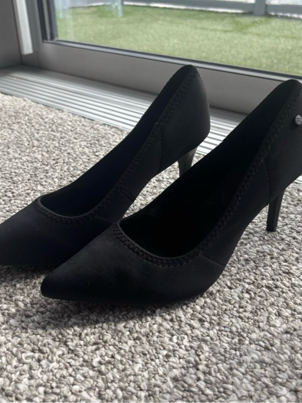 Vera Wang Black Pointed-Toe Stiletto Pumps